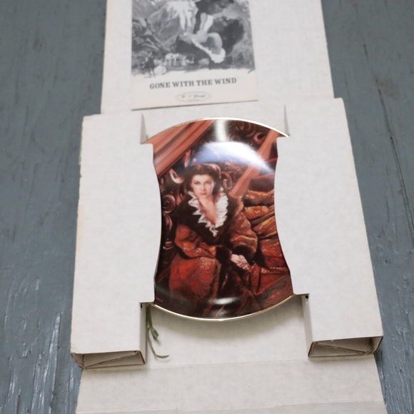 Waiting for Rhett Gone with the Wind Plate - Picture 3 of 8